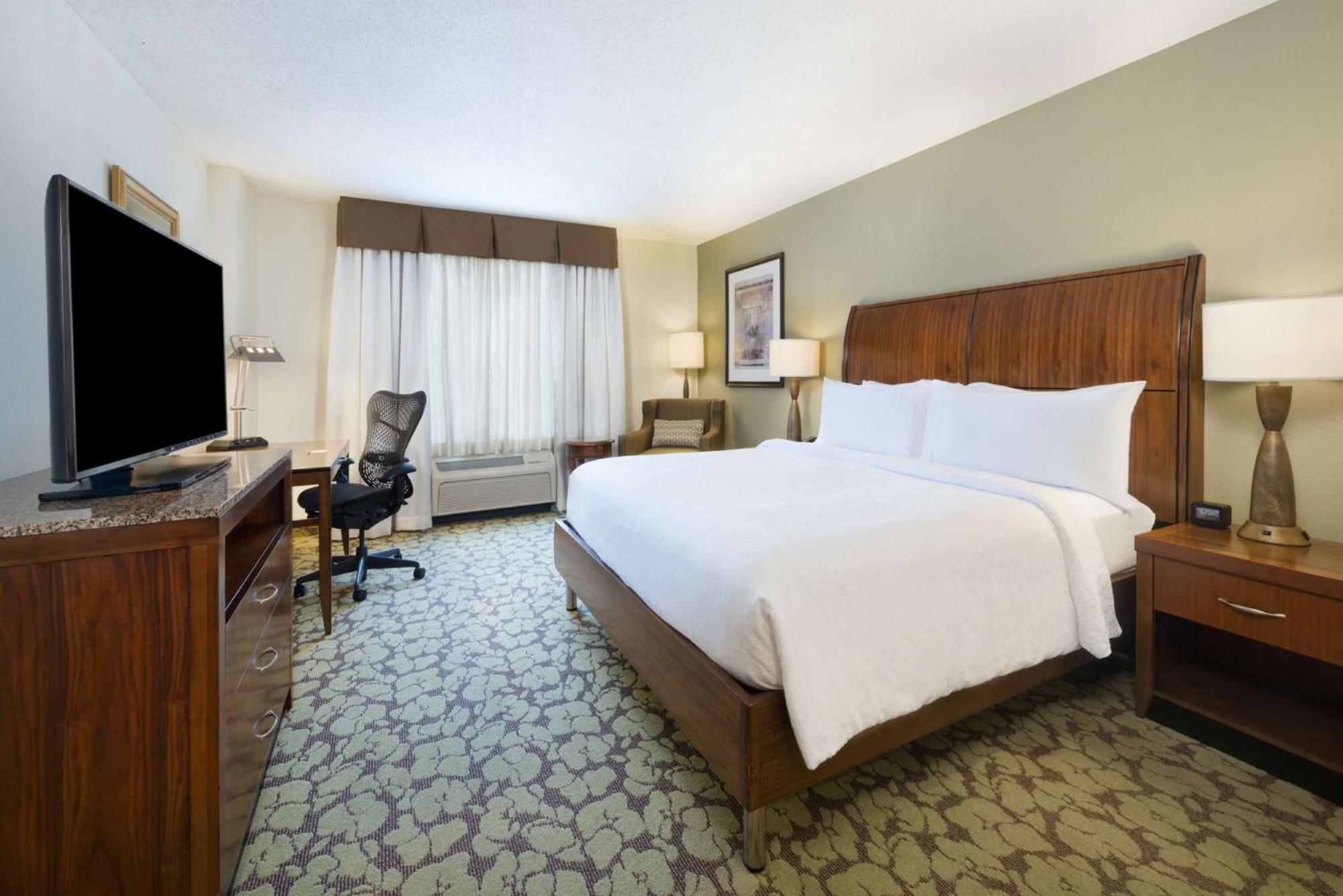 Hilton Garden Inn Atlanta North/Alpharetta Bagian luar foto