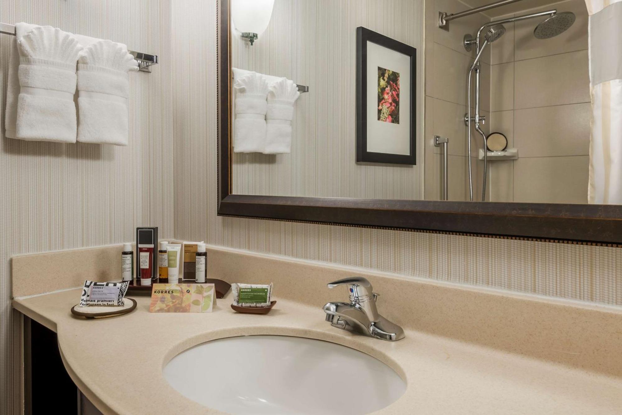 Hilton Garden Inn Atlanta North/Alpharetta Bagian luar foto