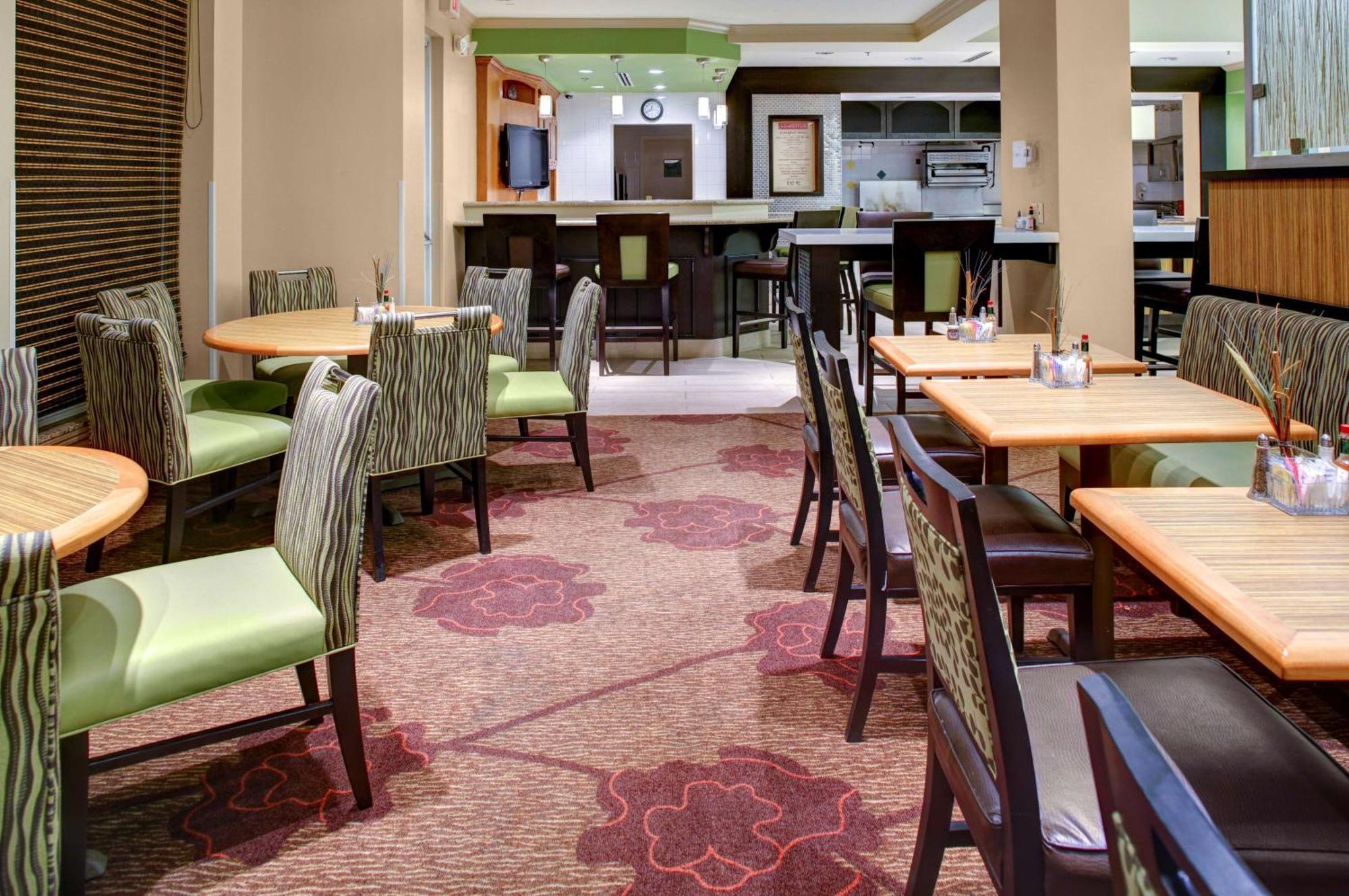 Hilton Garden Inn Atlanta North/Alpharetta Bagian luar foto