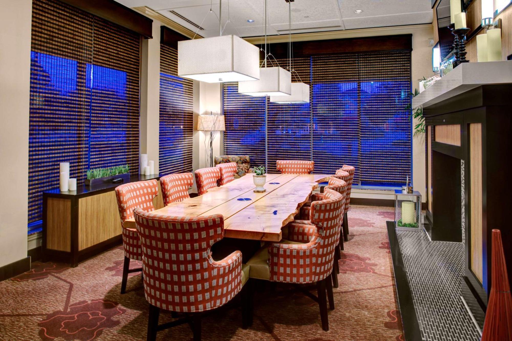 Hilton Garden Inn Atlanta North/Alpharetta Bagian luar foto
