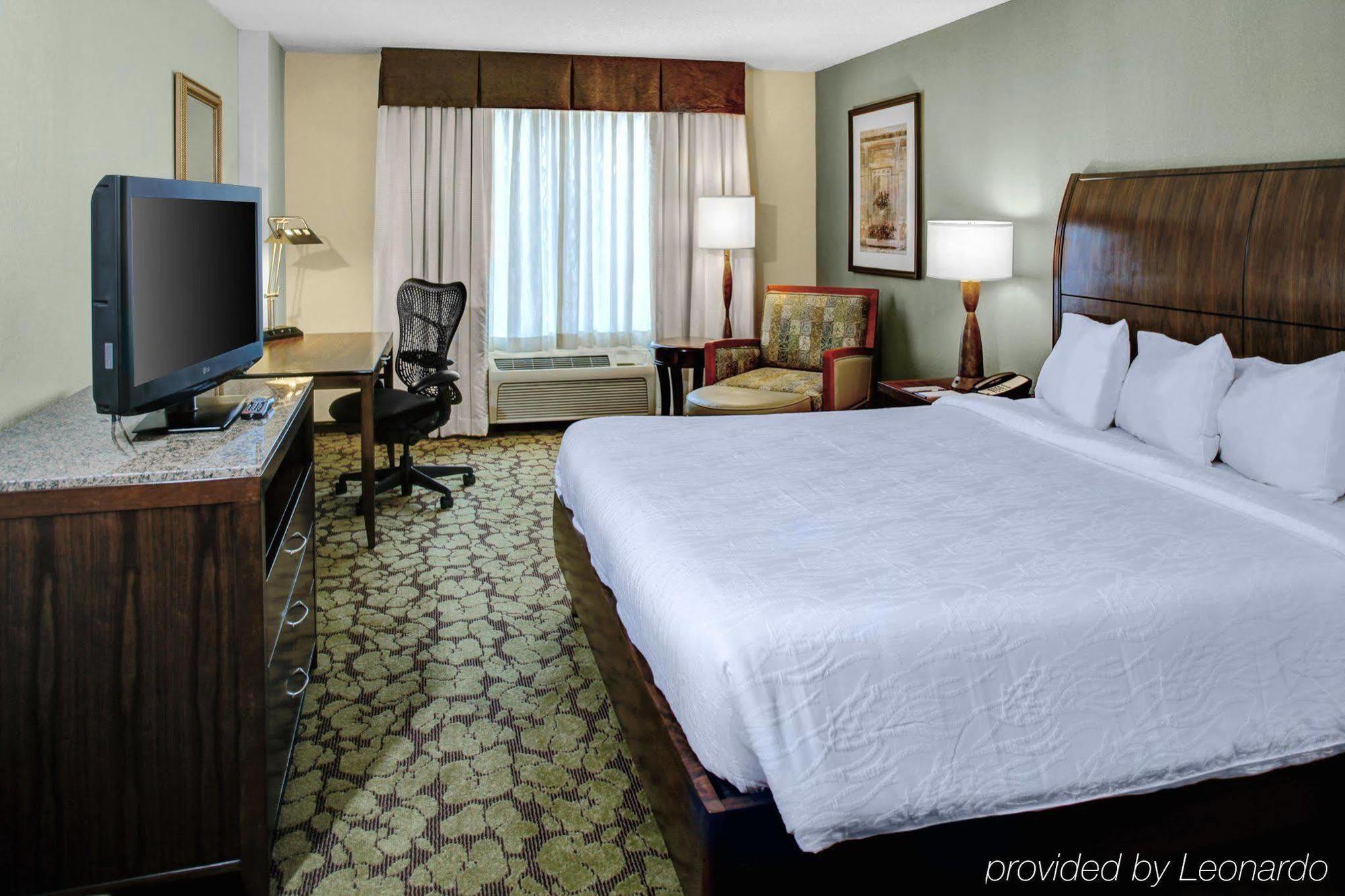 Hilton Garden Inn Atlanta North/Alpharetta Bagian luar foto