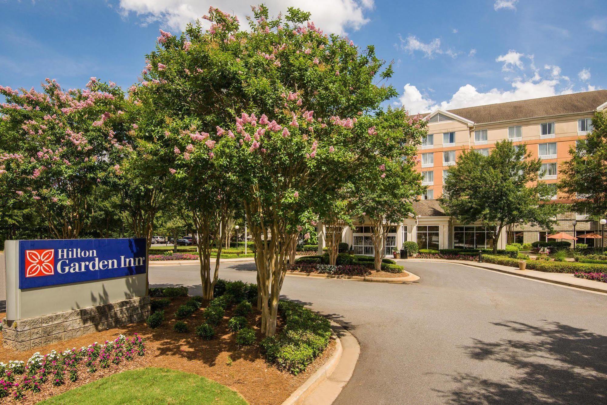 Hilton Garden Inn Atlanta North/Alpharetta Bagian luar foto